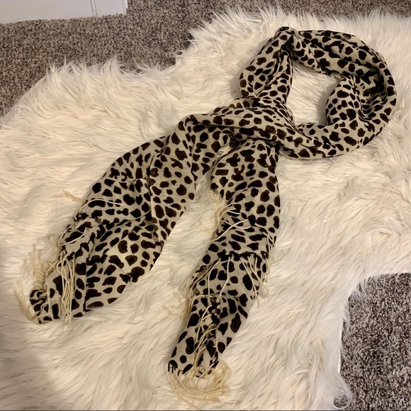 Leopard Scarf with Fringe - Picture 2 of 3